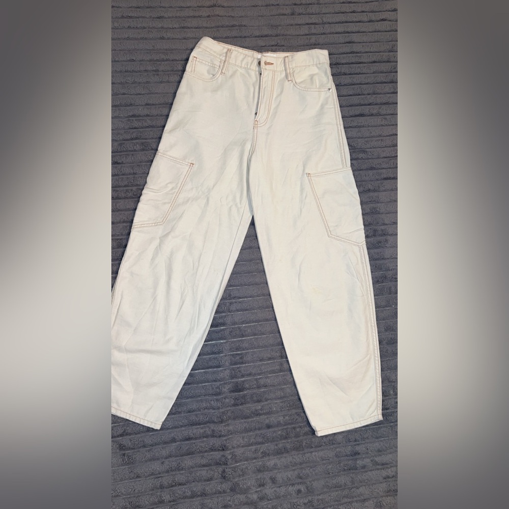 Frame Denim Barrel Leg  Pants in Off-White-25